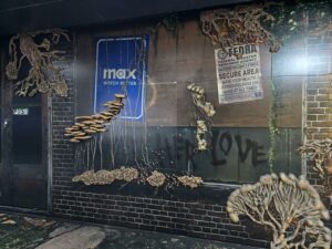 Estação de metrô é decorada para Season 2 de The Last of Us