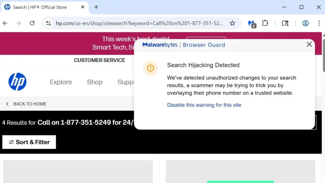 Captura de tela do site de suporte da HP exibindo um aviso do plugin "Malwarebytes Browser Guard" no canto superior direito com a mensagem "Search Hijacking Detected". O alerta informa sobre alterações não autorizadas nos resultados de busca, sugerindo que um golpista pode estar tentando enganar o usuário ao sobrepor um número de telefone em um site confiável. Abaixo, aparece a frase "4 Results for Call on 1-877-351-5249 for 24/7..." em destaque, seguida de um botão "Sort & Filter" e imagens de produtos, incluindo um dispositivo eletrônico preto e um banner com ícone de fone de ouvido e o texto "Meet your on-call, personal IT expert".
