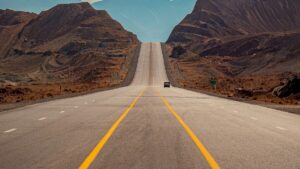 Estrada com "reta infinita" é mais perigosa do que você pensa; entenda